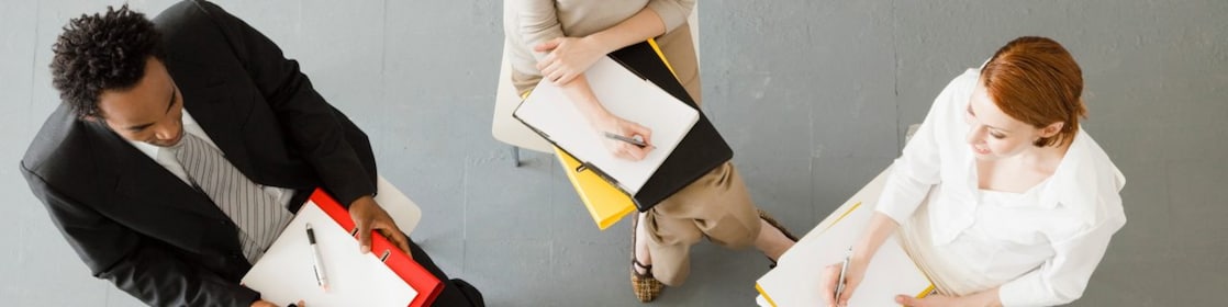 Shell Global Helpline – employees at meeting