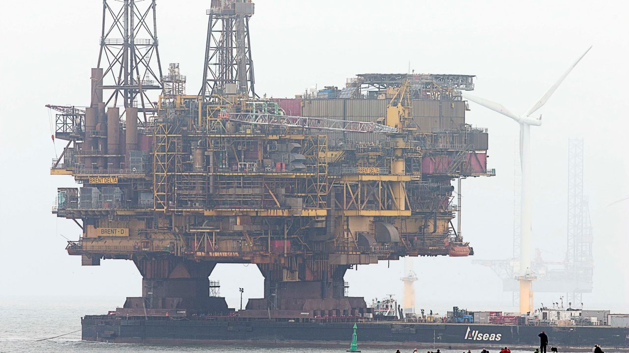 Brent Delta nearing shore in Hartlepool