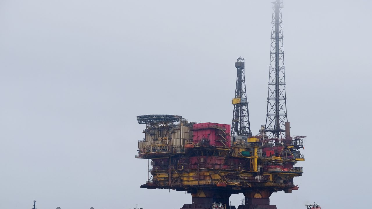 Brent Delta during transit to the Able UK decommissioning yard