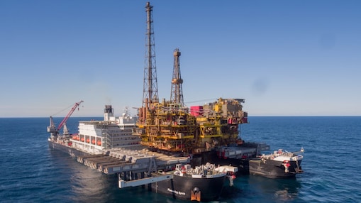 Fast lift of the Delta topsides