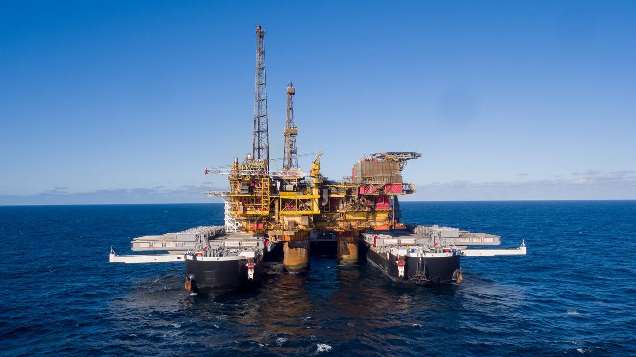 Connecting the yokes to the platform