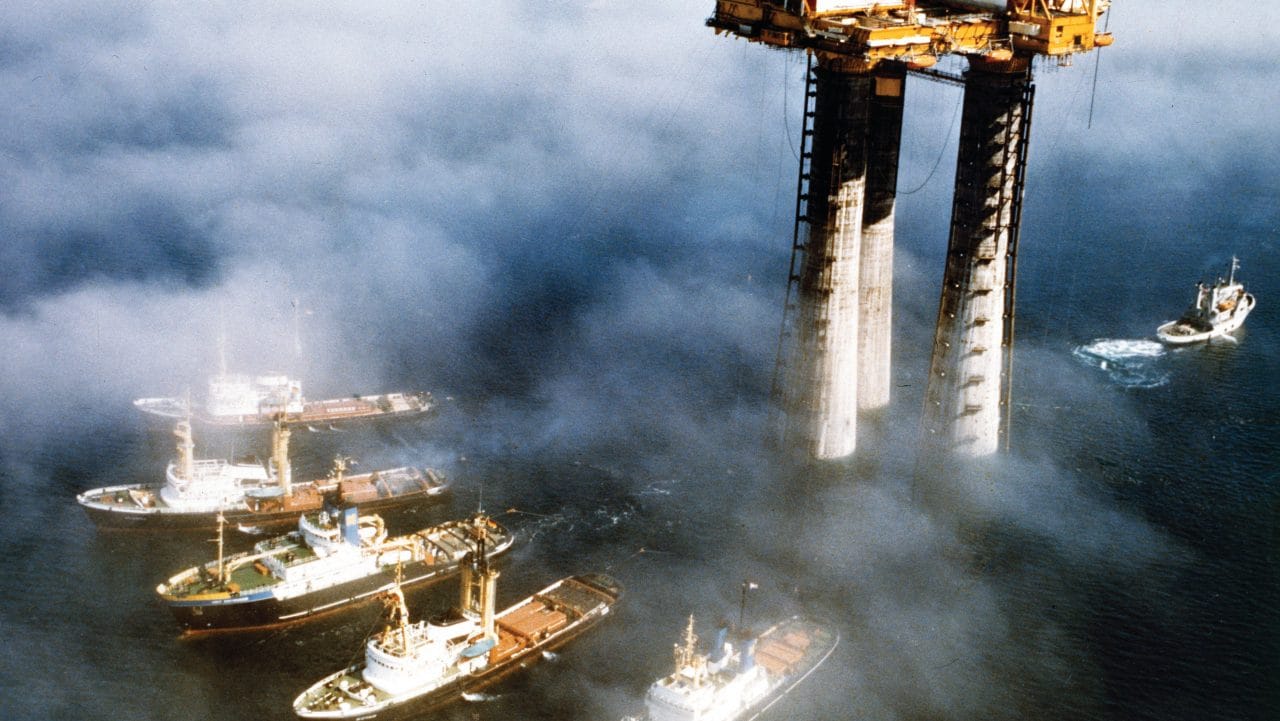 Brent Bravo getting towed to position