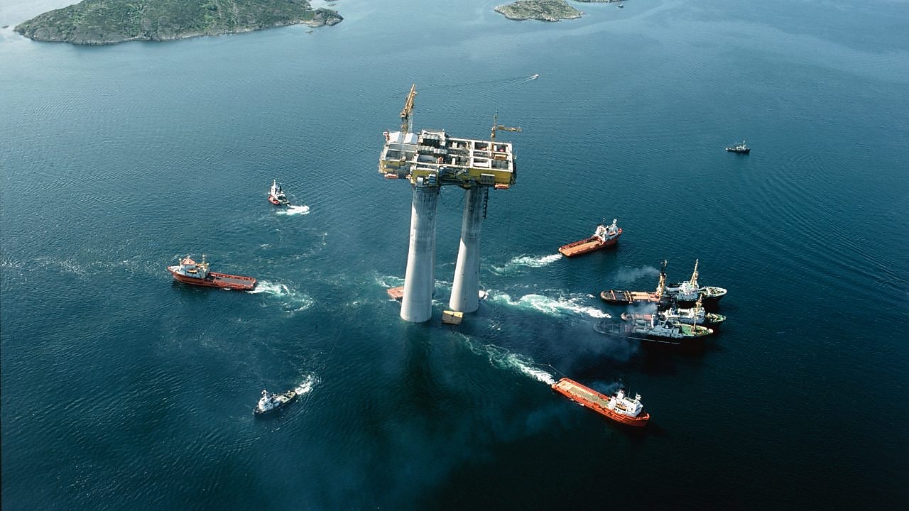 Tow-out of a gravity base structure