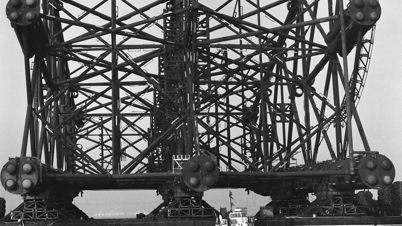 Tow-out of the jacket