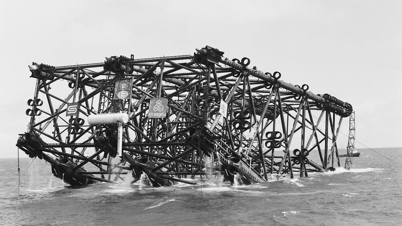 Brent Alpha Jacket arriving in situ in the Brent Field