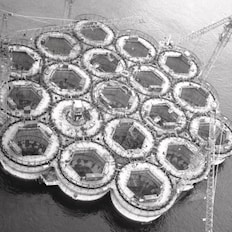 Commissioning of the Brent Bravo structure in Norway in 1976