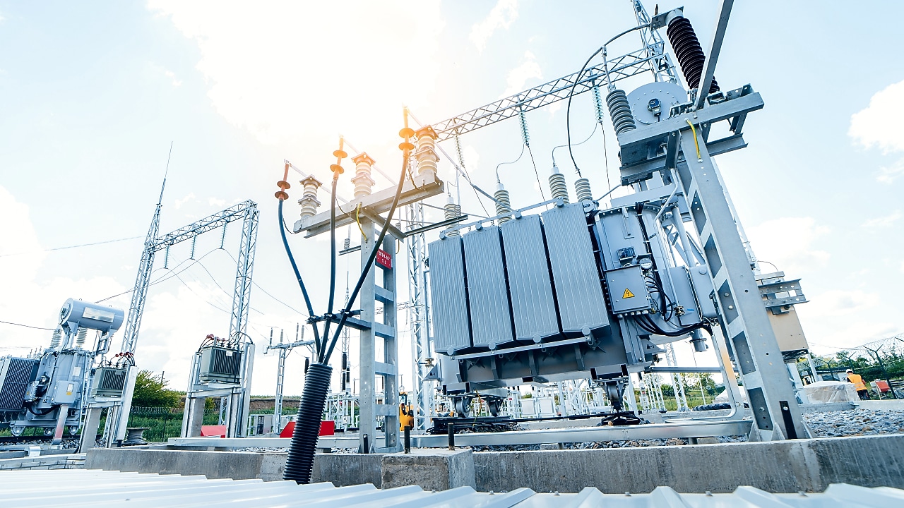 workers working at transmission & distribution unit