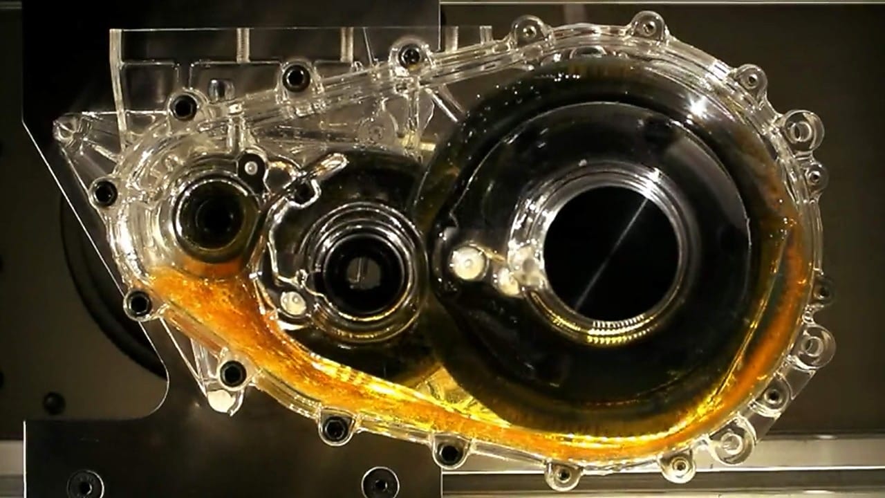 Shell Spirax Synthetic oil in a transparent gearbox