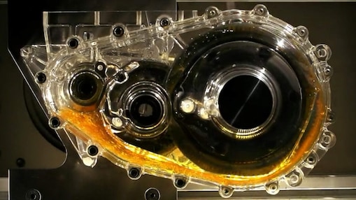 Shell Spirax Synthetic oil in a transparent gearbox