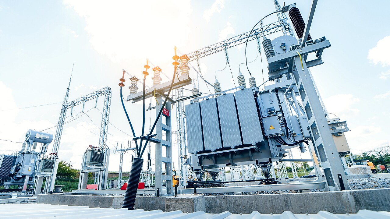 workers working at transmission & distribution unit