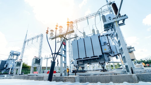 workers working at transmission & distribution unit