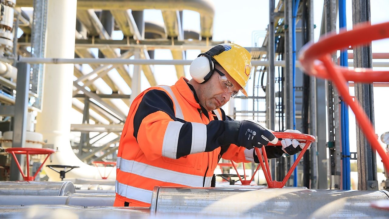 Shell engineer working on the gas plant